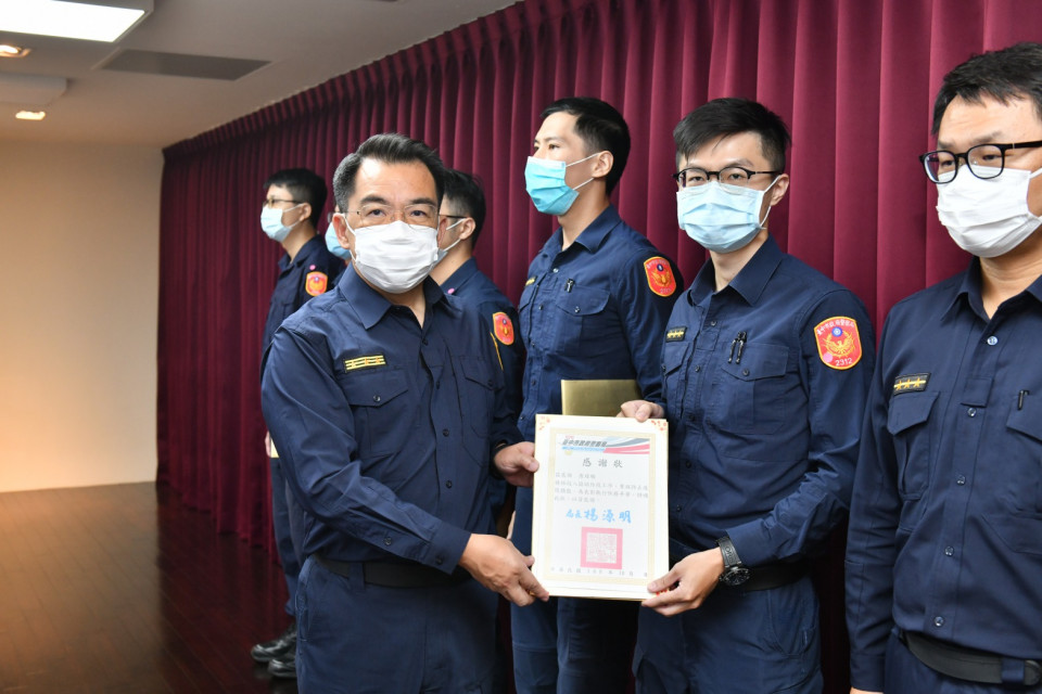 中巿警局表揚警察防疫尖