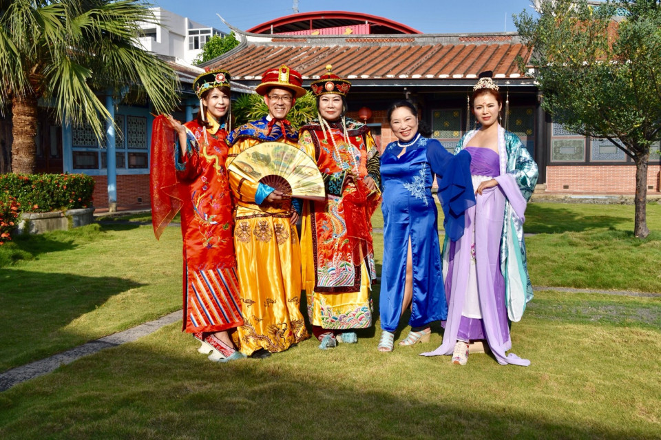 台灣之光百業達人協會跨時空歌舞劇慶中秋雙十活動 