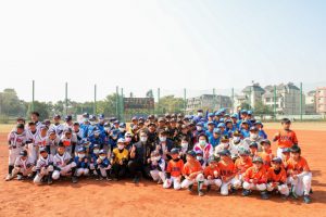 職棒球星彭政閔推動首屆火星人軟式少棒賽-盧市長開球為選手加油