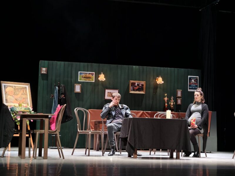 比利時劇團幽默挑戰死亡禁忌在國家歌劇院演出