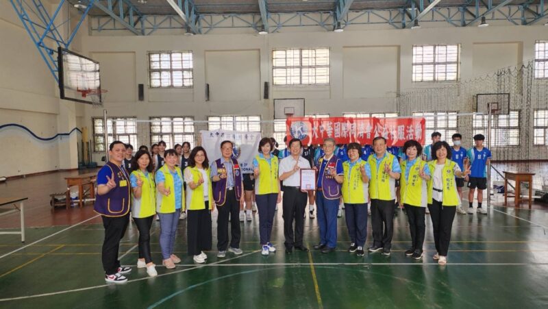 國際同際會台灣總會中B區大中華會慷慨捐贈制服，居仁國中排球隊迎接挑戰