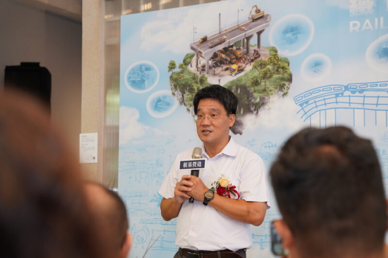 鐵道局中部工程分局長劉雲生表示運輸減碳是國家淨零策略