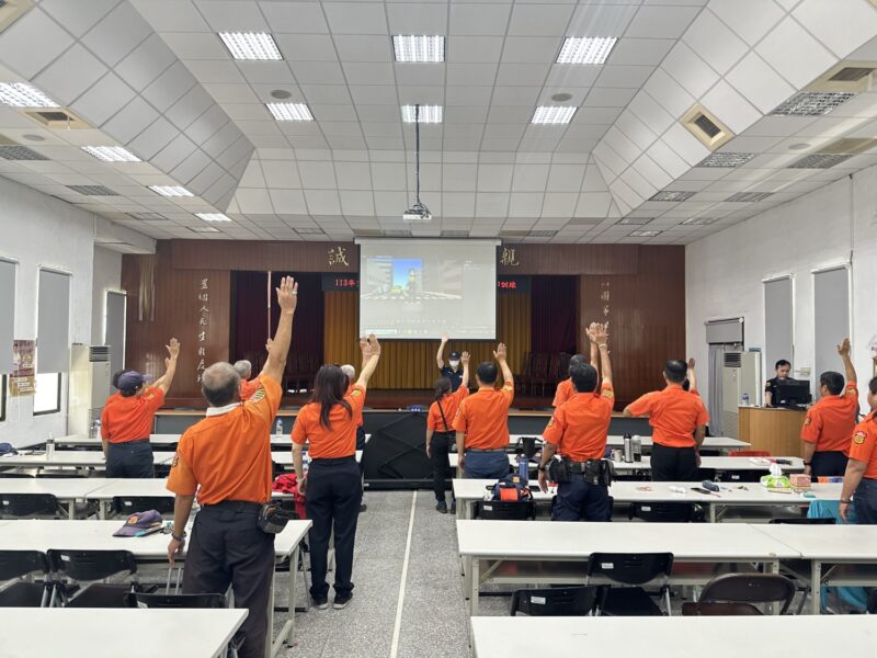 中市警一分局反詐騙交通安全宣導團啟動模範公務員領軍