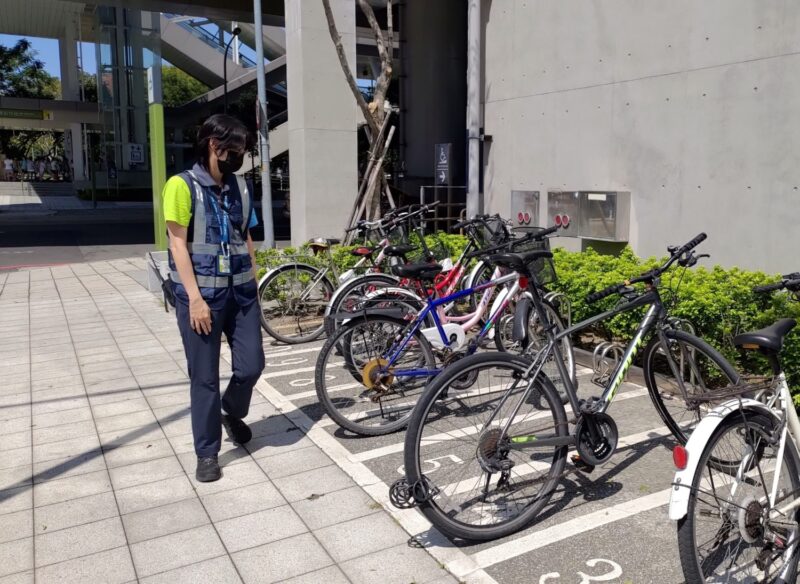 中捷站長主動出擊，旅客驚喜找回遺失自行車