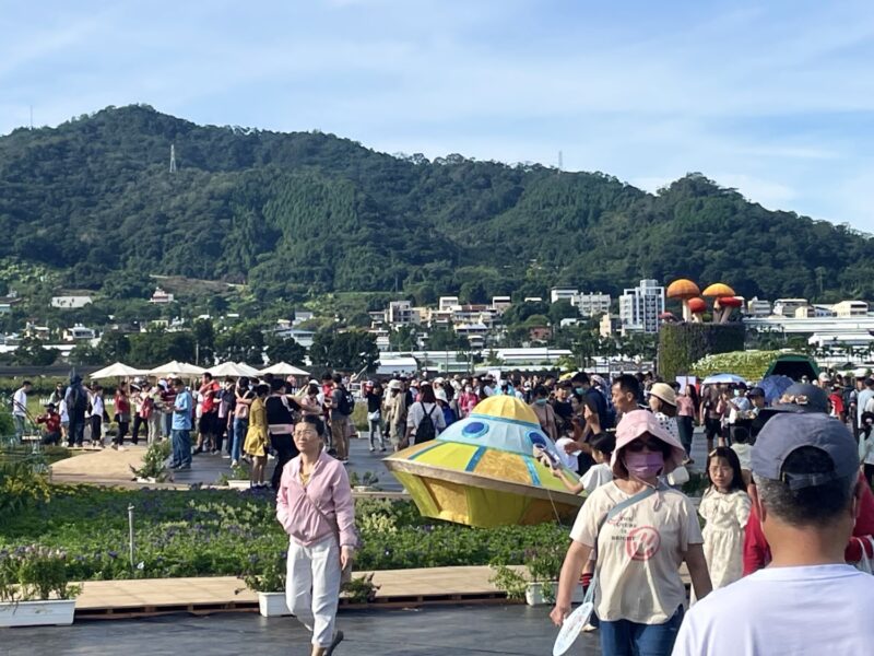 會場內賞花的人潮