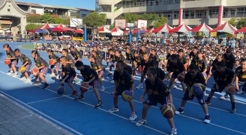 圖文：塗城國小105週年校慶暨環保園遊會 推動幸福綠生活。