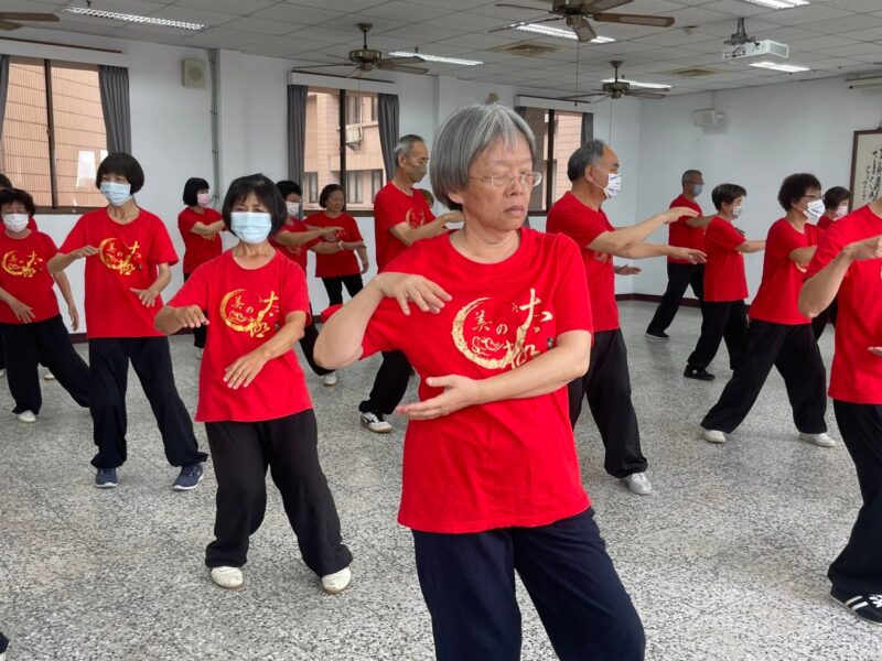 圖南區長青學苑太極拳班記者王偉翻攝