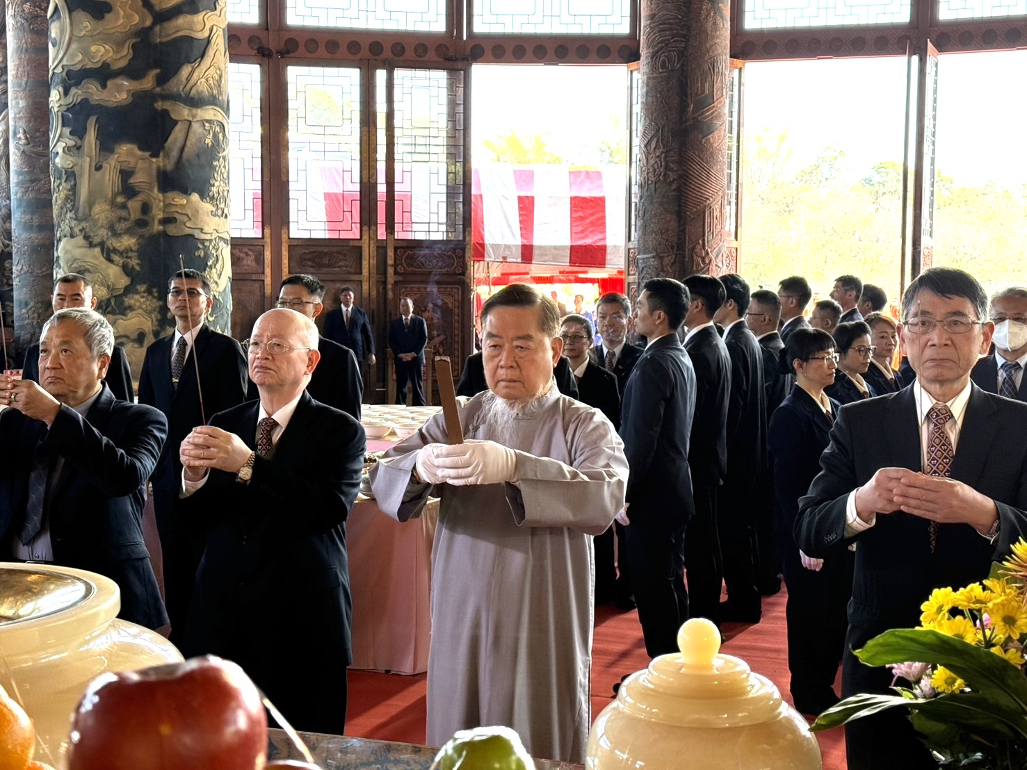 圖 亞獻正獻官由金陵山宗教文化園區總裁湯文萬擔任 記者王偉翻攝