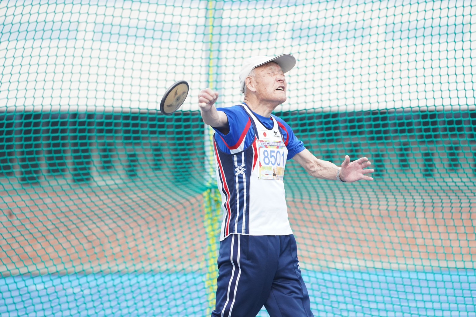 圖 85歲組高齡選手參加鐵餅項目 記者王偉翻攝