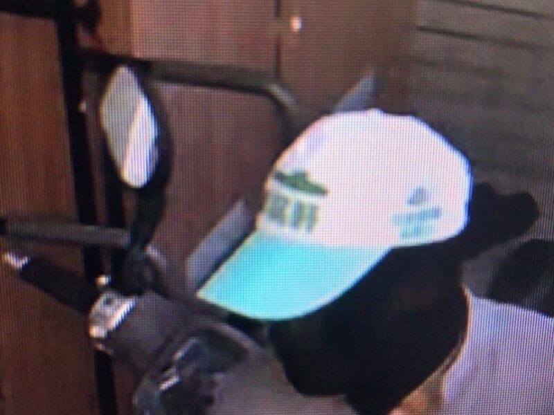 圖文:中興警鷹眼建功 竊嫌變裝遮車牌仍狼狽落網。