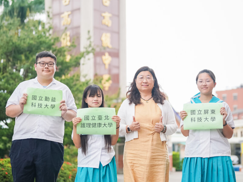 圖文:明台高中繁星燦爛 學子乘夢而行 寫下榮耀篇章。