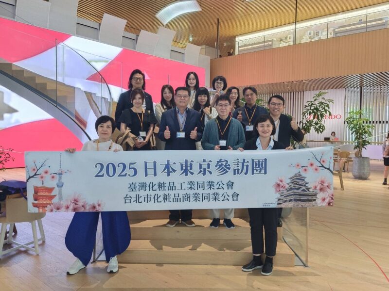 圖文：陳政治理事長顧問牛津博士陳耀寬教授謝偉斌理事長。 