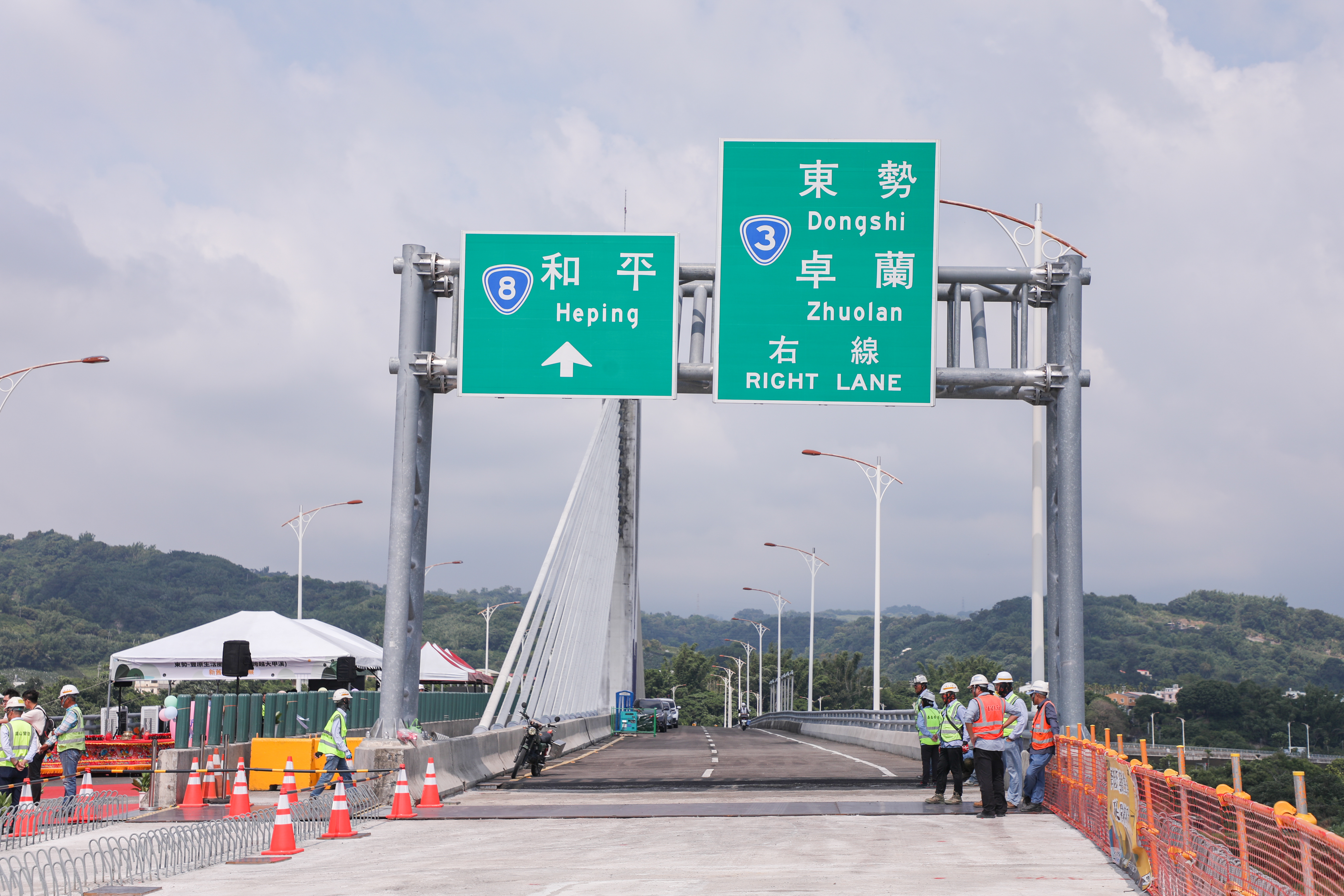 圖 鯉魚脊背橋 記者王偉翻攝