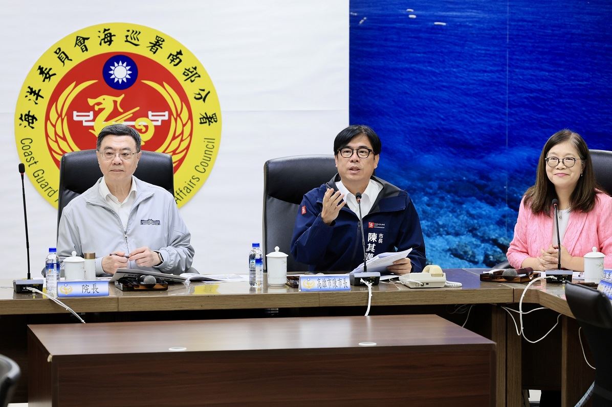 陳其邁陪同卓榮泰視察興達港  浚深工程強化海防安全