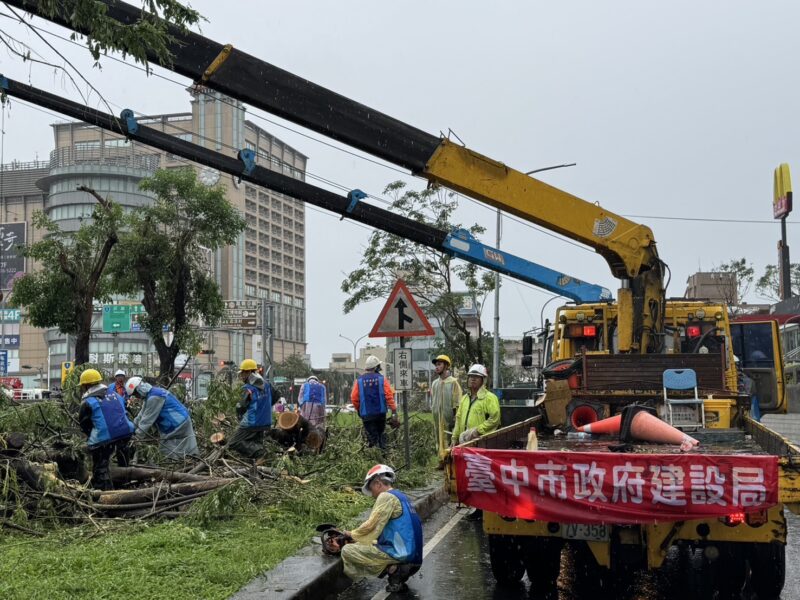 圖 建設團隊共出動近50人至嘉義救災 記者王偉翻攝