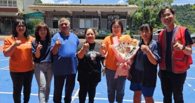 陪伴總統教育獎得主麗晴的重要支持者，姑姑姑丈、學校師長及台灣世界展望會 (5)