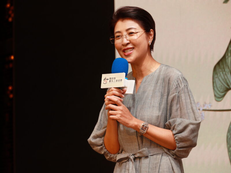 圖文:南投縣觀光工廠協會理事長交接半山夢工廠創辦人吳宜叡接棒拚南投深度旅遊。