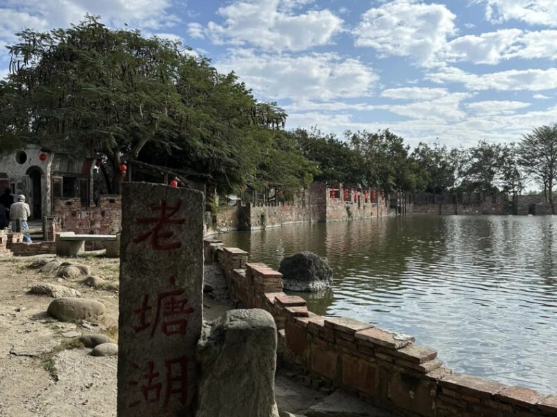 圖文：台南學甲老塘湖藝術村928連假 匡乙手指油畫創舊大師  展出近年新作真跡。