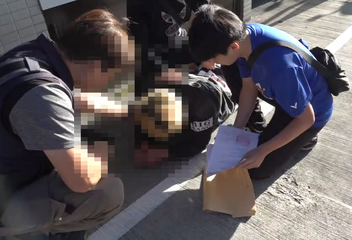 圖文：中市刑大逮獲販毒  加油站卡關遭逮捕。