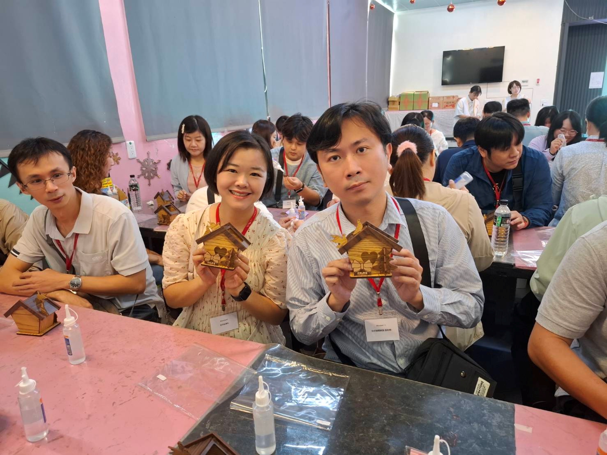 圖 木製工藝品手作diy-攜手搭起一個家 記者王偉翻攝