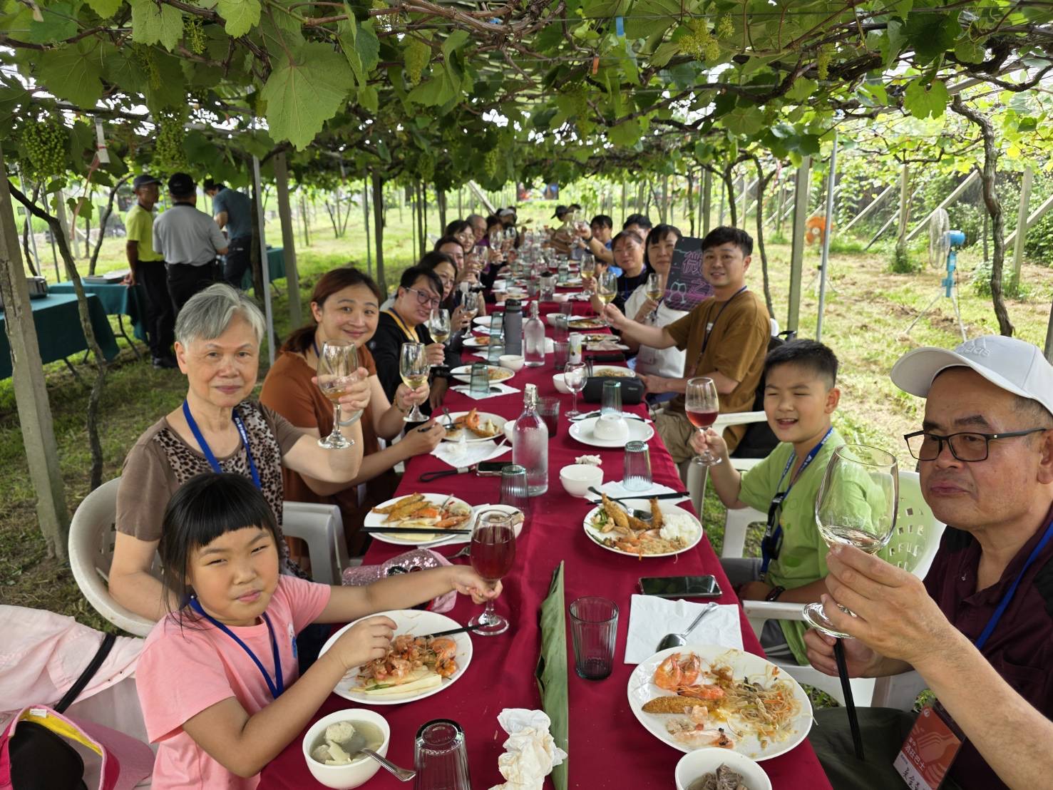 圖 產的到餐桌-葡萄藤下的饗宴 記者王偉翻攝