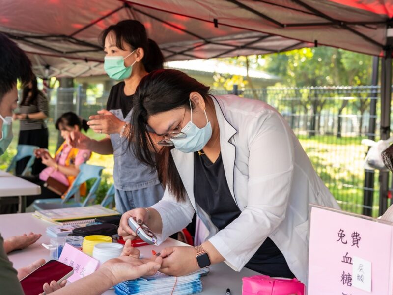 圖 現場健康諮詢站 記者王偉翻攝