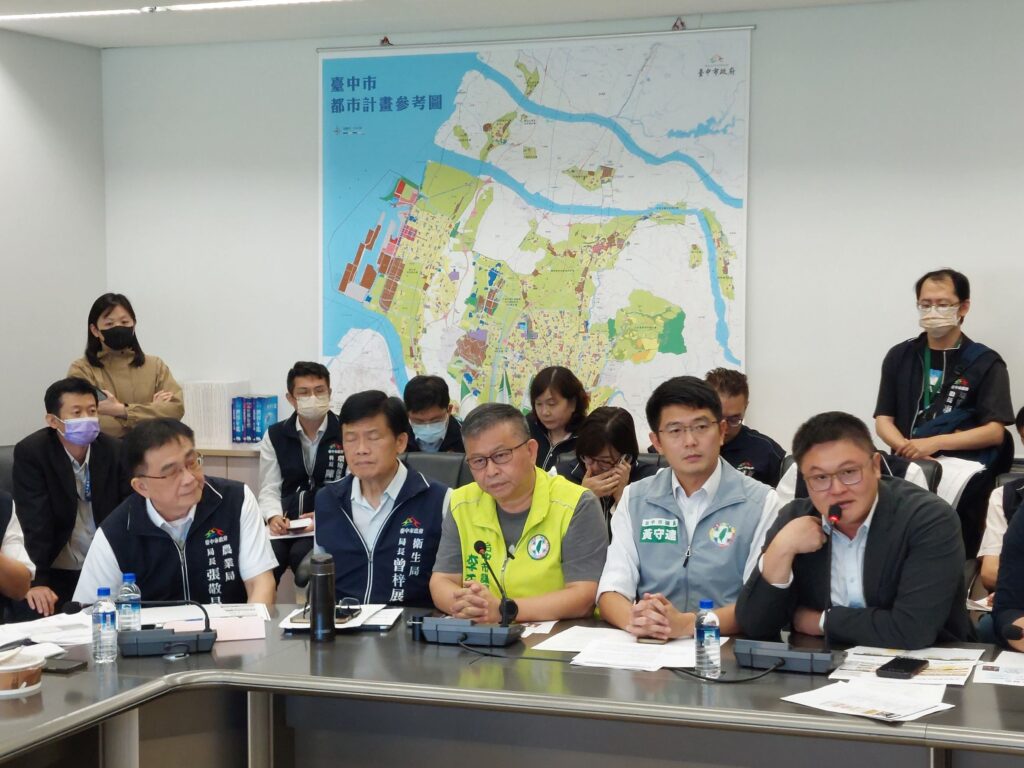 圖文:中市非洲豬瘟效應 中市府無能 掩埋廚餘一團亂 動搖市民信任。