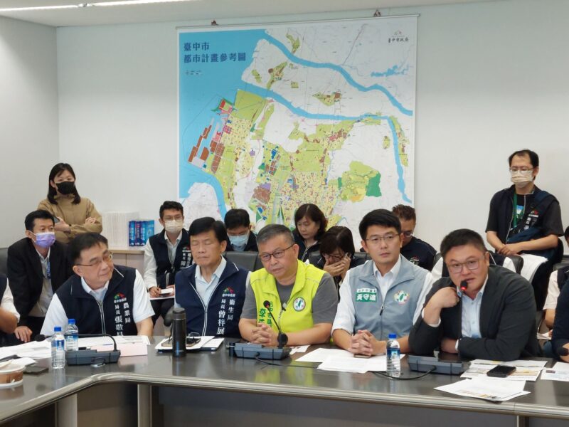 圖文：中市非洲豬瘟效應 中市府無能 掩埋廚餘一團亂 動搖市民信任。