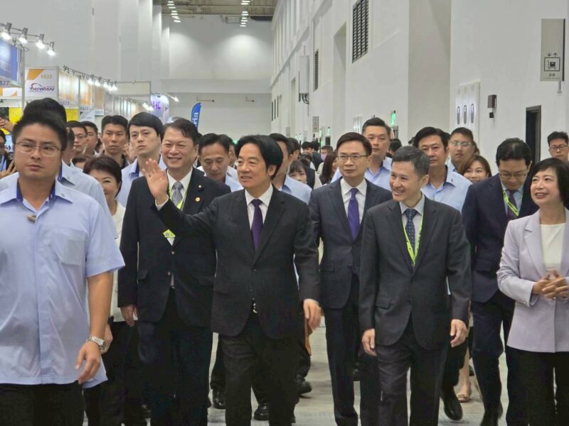 圖文:台中國際會展中心試營運 首檔五金展「返鄉」盛大開展 盧秀燕市長:為中部產業注入強心針。