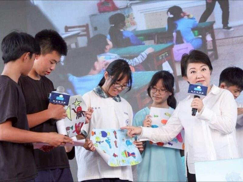 圖文:台中海洋館經三任市長開幕 盧秀燕:四大創舉實現孩童夢想。