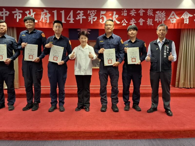 圖文：中市警局多方阻詐零死角 打詐超人守護市民財產安全。