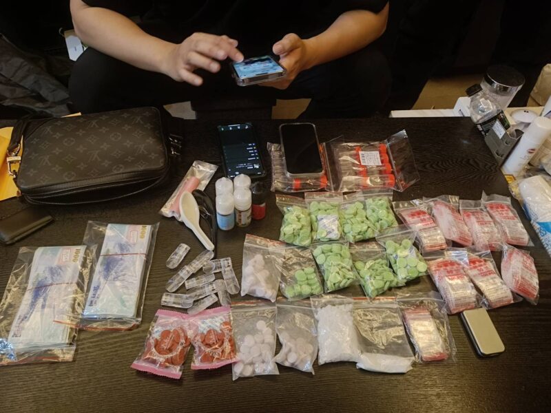 圖文：中市刑大破獲網路販毒集團 利用「速食店」、「大賣場」為名賣毒。