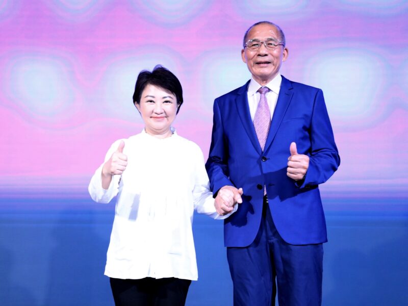 圖文：台中市生命線協會表揚服務滿50年資深志工暨50週年慶。