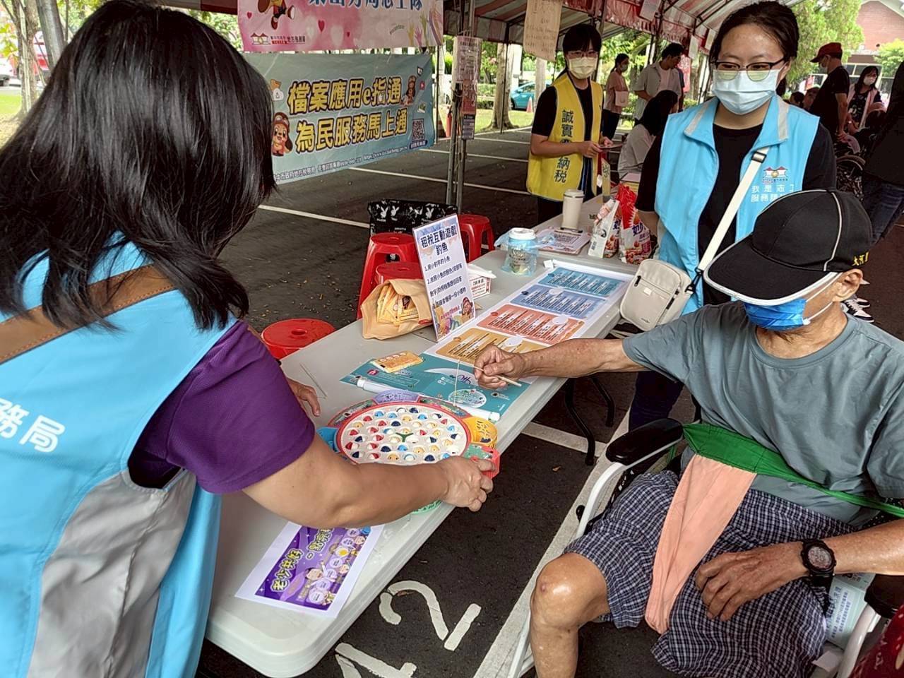 圖 中市仁愛之家老幼共好-重陽同樂會熱鬧登場 記者王偉翻攝