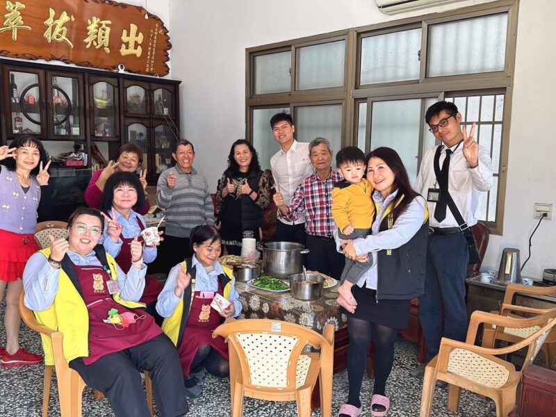 圖文:鄉親客廳會。