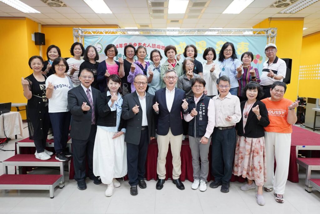 圖文：台中「銀向學習2.0」啟動 僑光科大助中高齡長者玩轉AI創意。