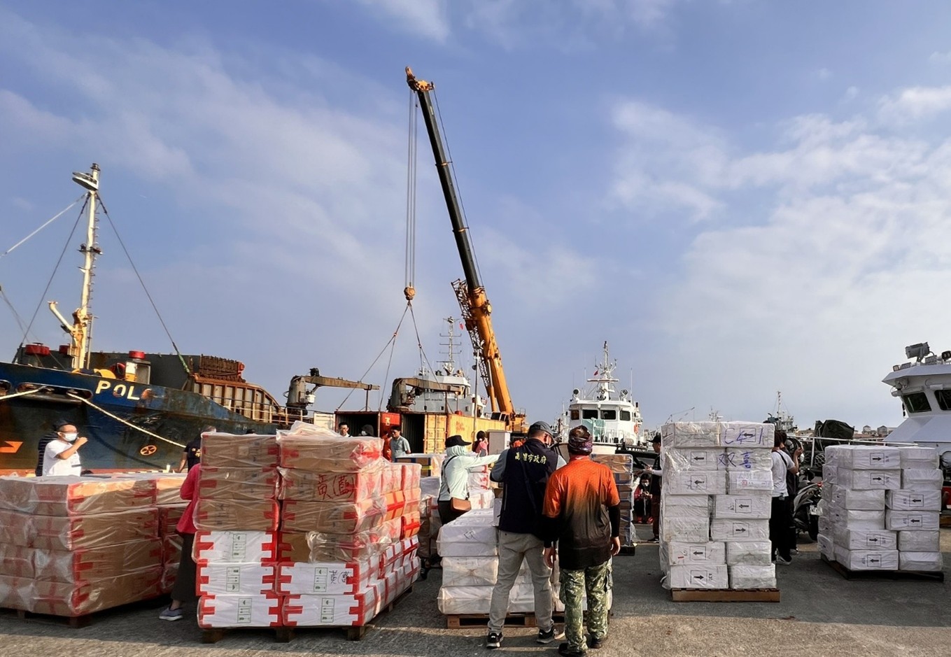 高雄財政局聯合查緝  破獲市值8000萬走私私菸案