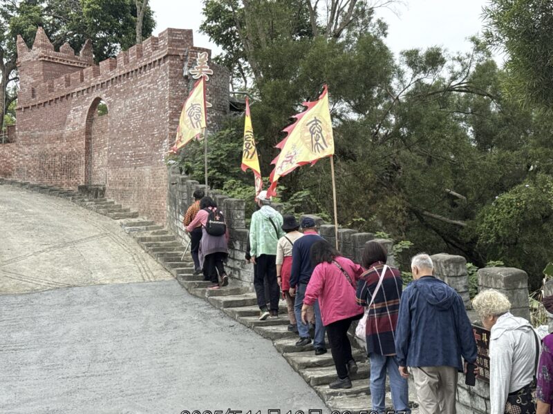 圖文：白河萬里長城步道人氣攀升　南台灣冬季旅遊爆紅古裝體驗 社群打卡新亮點。