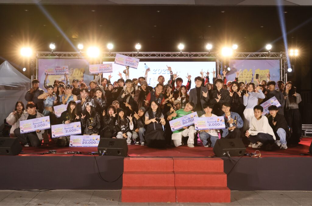 圖 參賽團隊大合照 記者王偉翻攝