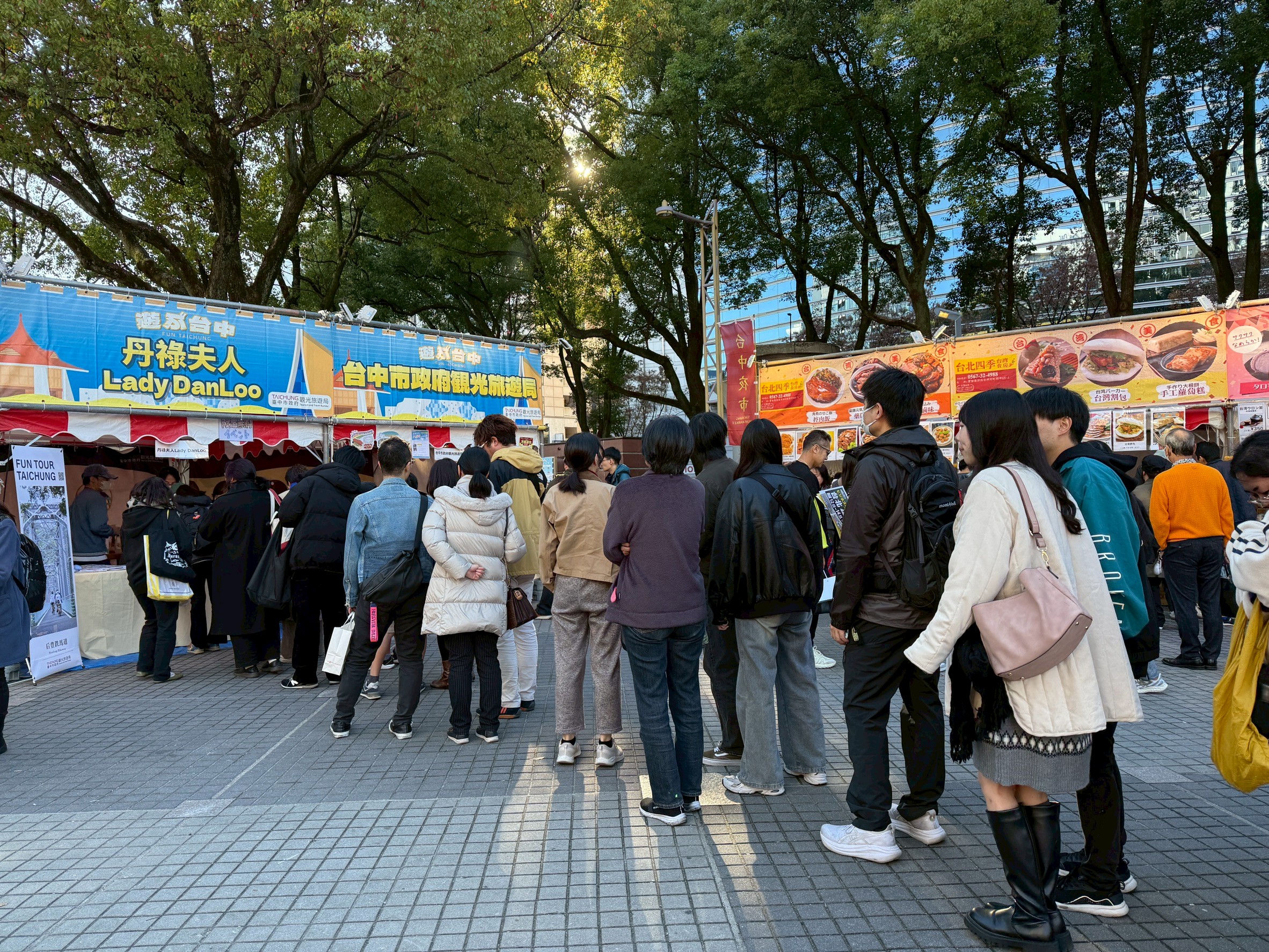 圖 名古屋台中夜市活動現場人潮絡繹不絕 記者王偉翻攝