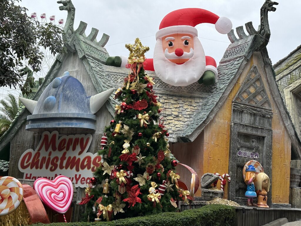 圖文：車牌5.6.7.8 就來劍湖山準備過聖誕吧。