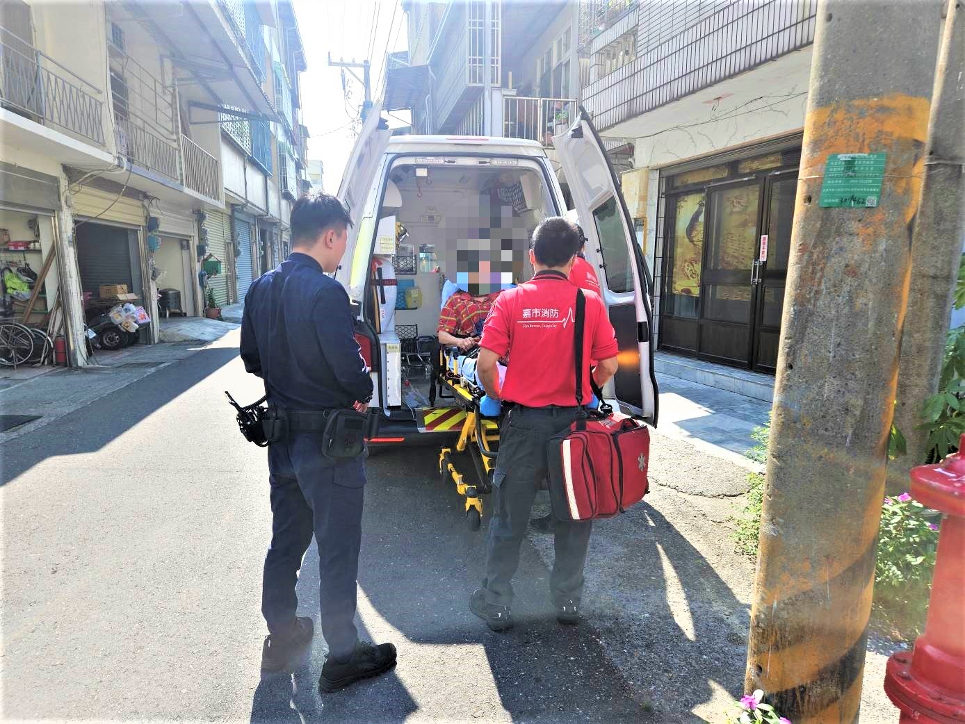 獨居婦多日未外出　熱心鄰居報通報竹園警查詢助送醫