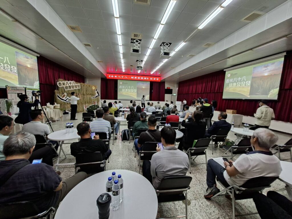 圖文：農試所發表台農88號 香米 耐熱省水、智慧監測打造永續稻作。