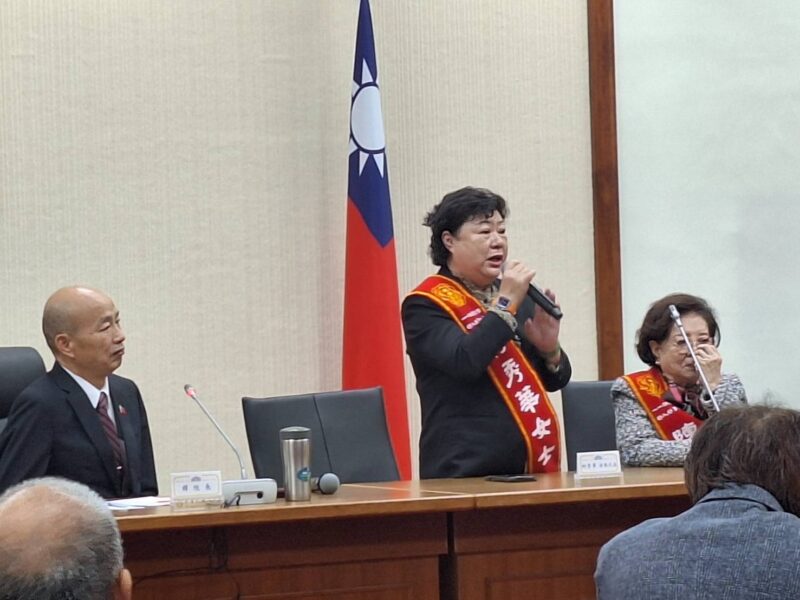 圖文：柯秀華副理長期致力公益榮獲114年度全國好人好事代表以行動溫暖社會（圖文：何文勝/提供）。