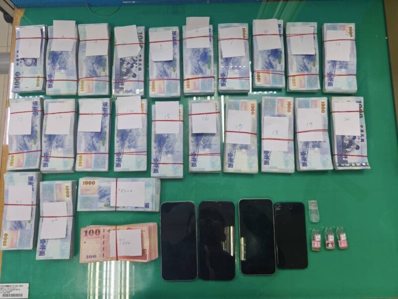 圖文:中警三合一掃蕩詐黑槍 逮7百人扣2億防詐團脫產 扣5千萬豪宅加4筆土地獲准 。