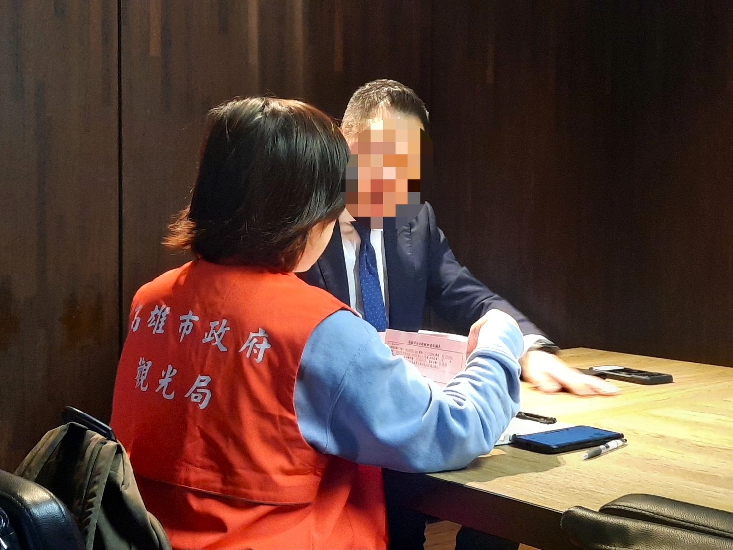 高雄點亮寶藍燈光營SJ 啟動房價稽查雙管齊下