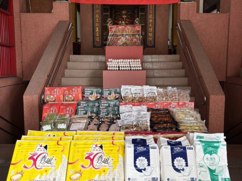 圖文:臺中市社會福利事業協進會攜手獅子會 寒冬送暖 溫馨送關懷。