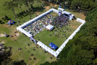 ▲風和日麗的週末時光，中央大學學生自主籌辦的「卡卡音樂祭」，一連兩天在中央大學校園熱血登場。（圖：主辦單位提供）