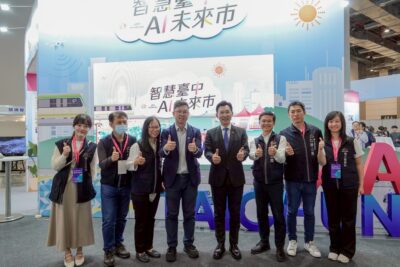 立法院副院長與市府代表合影
