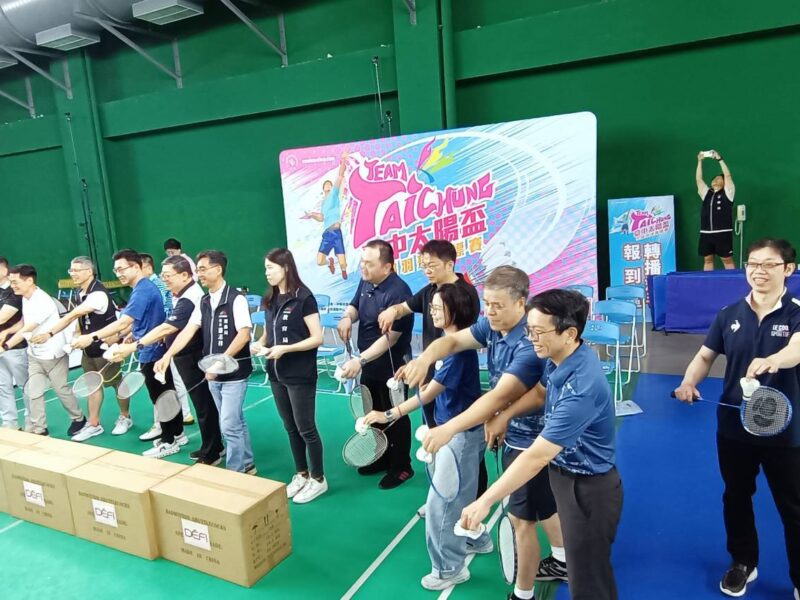 圖文：台中太陽盃羽球賽盛大開賽 近2000人次同場競技創紀錄。